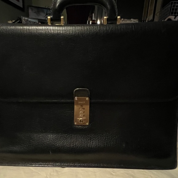 Bally Black leather briefcase with room for laptop and documents - Picture 3 of 5